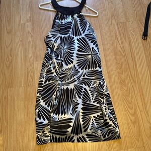 🦊SUZY Shier Lightweight and lovely black and white halter neck relaxed fit sz m